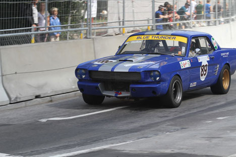 Kasper Stoltze med muskelbilen Ford Mustang
(Foto: Motorsporten.dk)